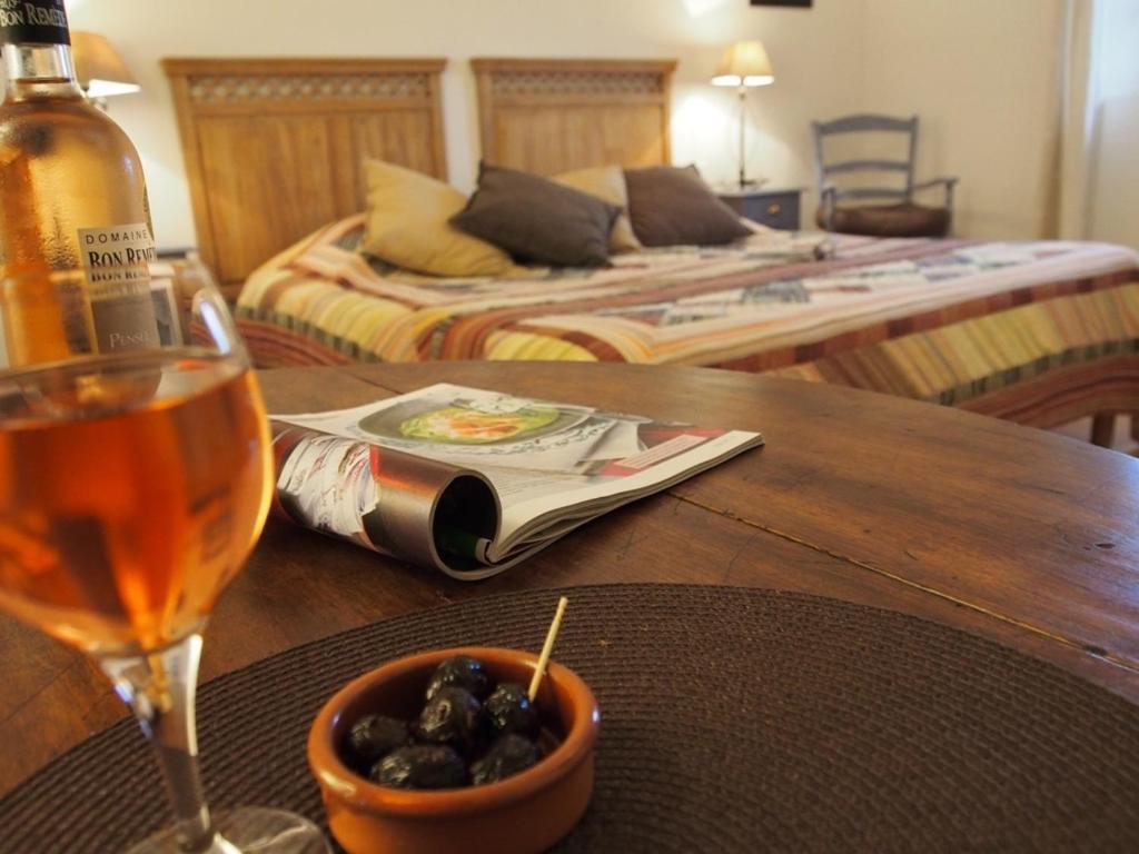 Le Mas de la Lause Le Barroux Habitación foto